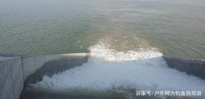 钓鱼高手分享4个湖库野钓的选位技巧